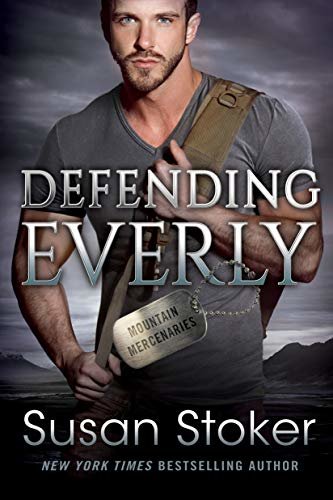 Defending Everly (Mountain Mercenaries Book 5) (English Edition)